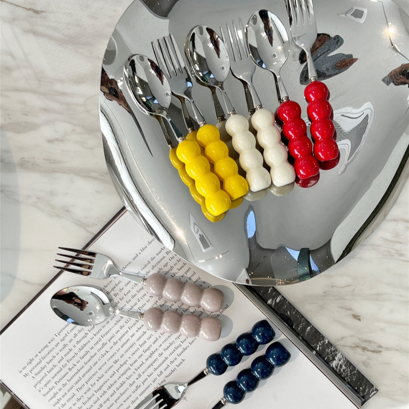 Kerámiával fogantyúzott kés, villa és kanál készlet, 304 rozsdamentes acélból, tükörfényes felület, egyszínű dizájn, friss és aranyos stílus