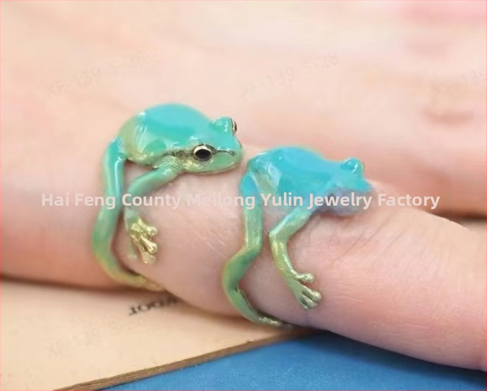 Varlės ausų klipsai – varis, karikatūrų stilius, lašinio aliejaus paviršius, 2024 vasaros leidimas