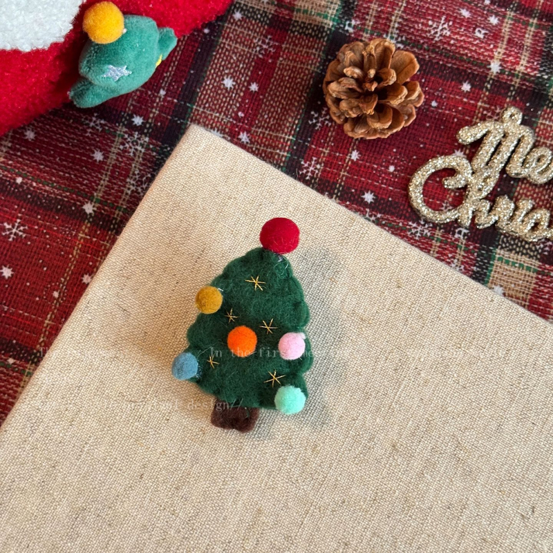 Broš s likom Gingerbread Man - plišasti materijal, karikatura lik, božićni stil, unisex dodatak