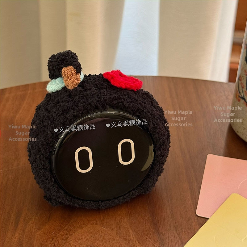 Plyšové zvieratko na hlavu pre auto dekoráciu - cartoon štýl, vzor malé zvieratá, vlna, ručné pletenie, jar 2025
