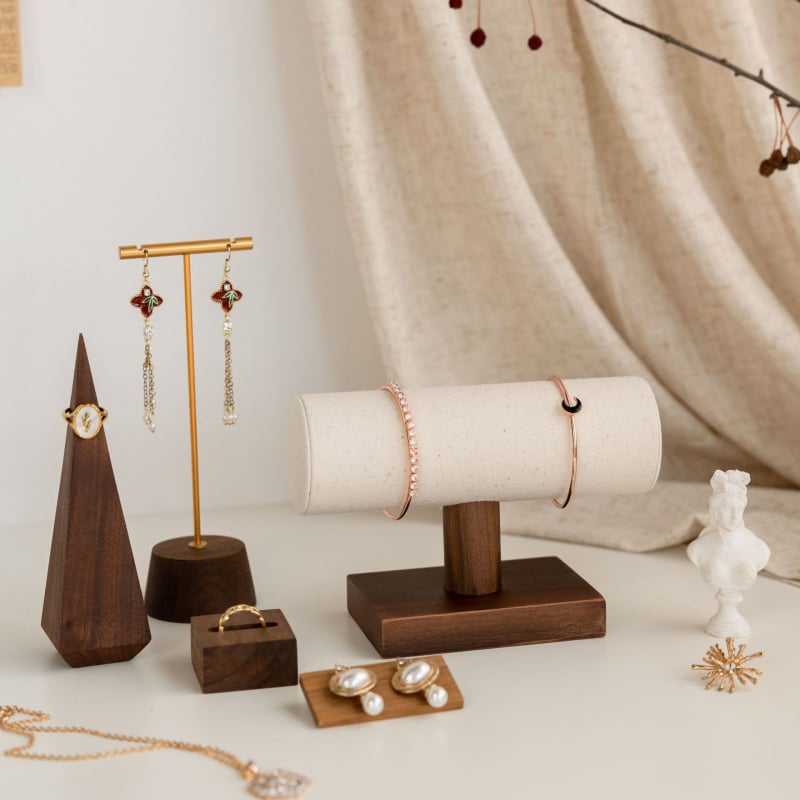 Suport pentru bijuterii din lemn de nuc – în formă de T, două niveluri, pentru inele, brăţări şi cercei, recuzită fotografică