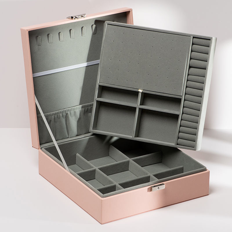 Nagy kapacitású ékszerdoboz, kétszintes zárható, porálló, papíralapanyag