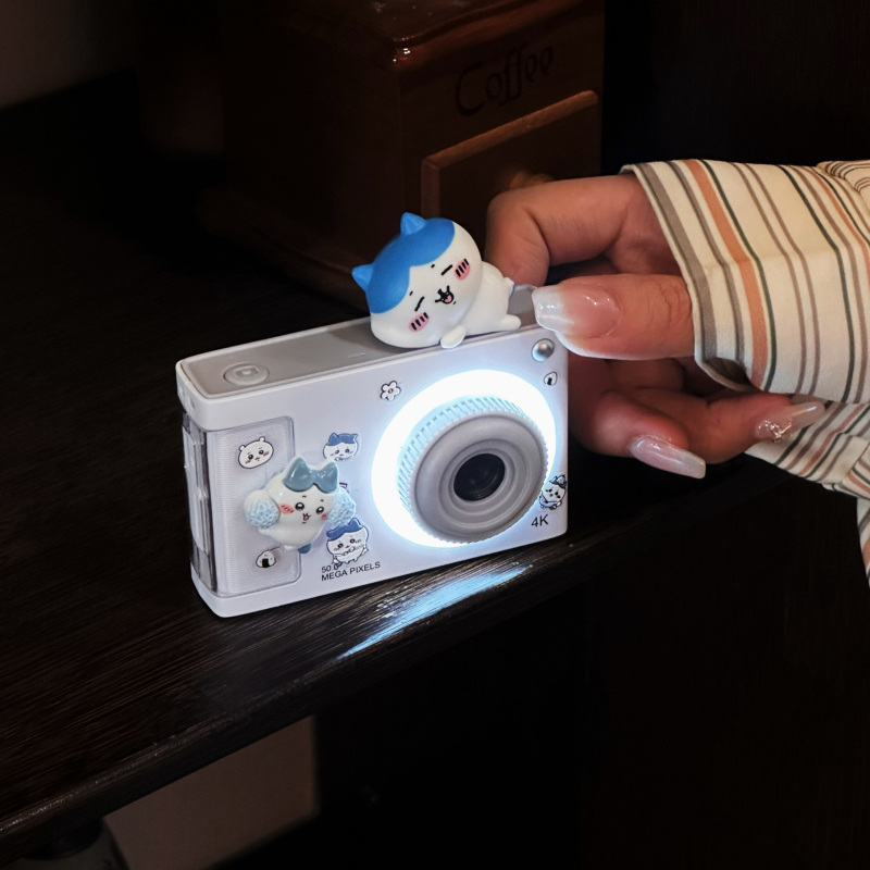 X900 Kompaktná digitálna kamera s 1/1.8 palcovým senzorom, viac než 20 MP, elektronická stabilizácia obrazu, širokouhlá HD kamera