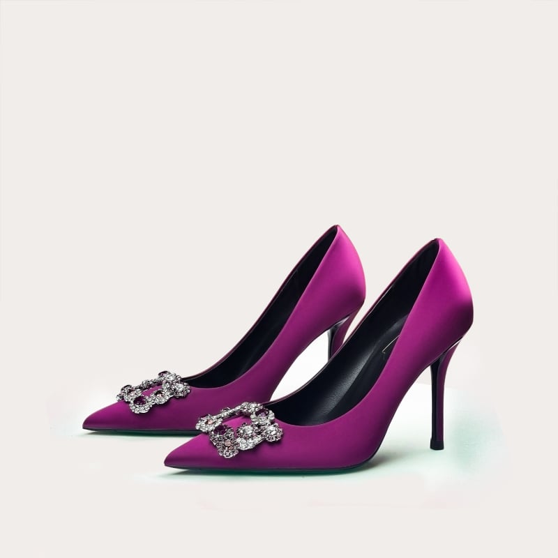 Vjenčane cipele za žene: špičasti nos, gornji dio od svilenog satena, visok uski pet 6–8 cm, gumeni potplat