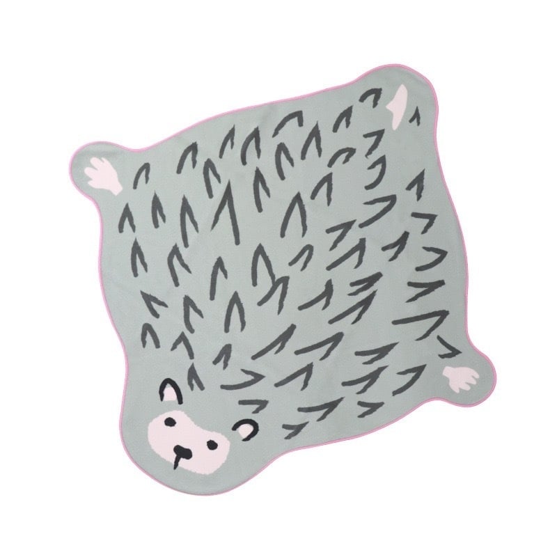 SLR kameras soma no poliestera, stilā – klučs, urbāna vienkāršība; karikatūras motīvs; bez oderes; izlaidums 2025. gada pavasaris