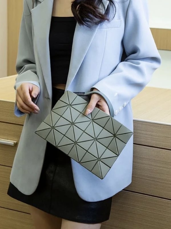 PVC večerná taška štýlu envelope, vodorovný štvorcový tvar, zips, polyesterová podšívka, priehradka na dokumenty