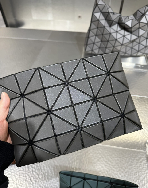 PVC večerná taška štýlu envelope, vodorovný štvorcový tvar, zips, polyesterová podšívka, priehradka na dokumenty