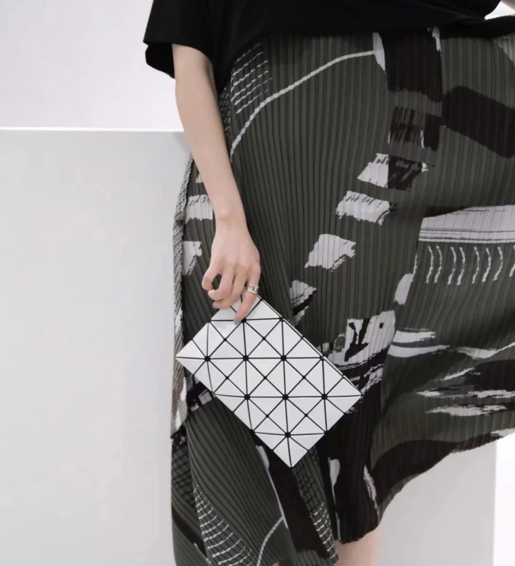 PVC večerná taška štýlu envelope, vodorovný štvorcový tvar, zips, polyesterová podšívka, priehradka na dokumenty