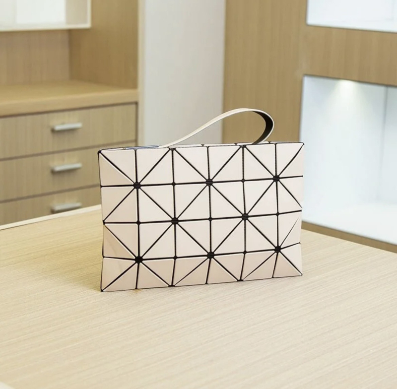 PVC večerná taška štýlu envelope, vodorovný štvorcový tvar, zips, polyesterová podšívka, priehradka na dokumenty