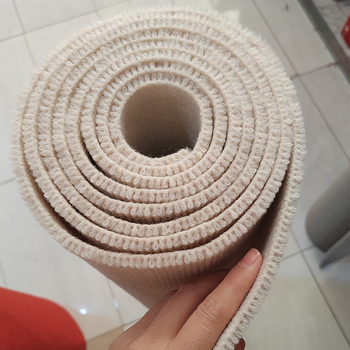 Svītrainīgs paklājs, poliesteres šķiedra, mašīniskā aušana, pielāgota forma, traipu izturīgs