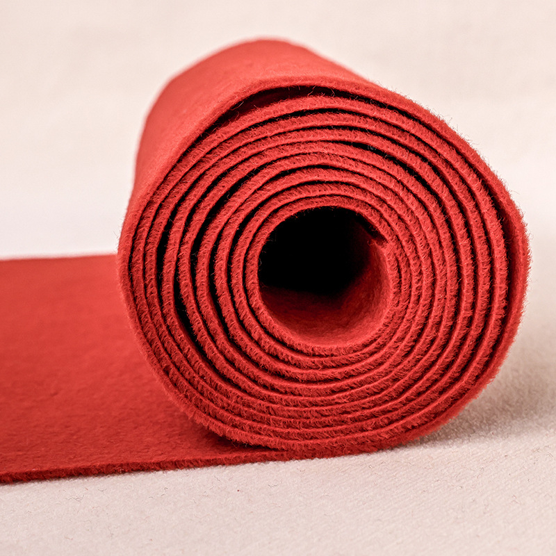 Svītrainīgs paklājs, poliesteres šķiedra, mašīniskā aušana, pielāgota forma, traipu izturīgs