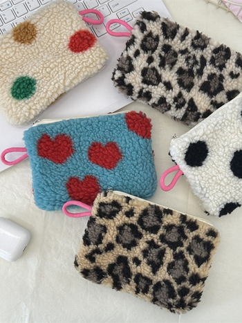 Poșetă cosmetică cu inimă de pluș, model în dungi, căptușeală din pânză, pentru femei