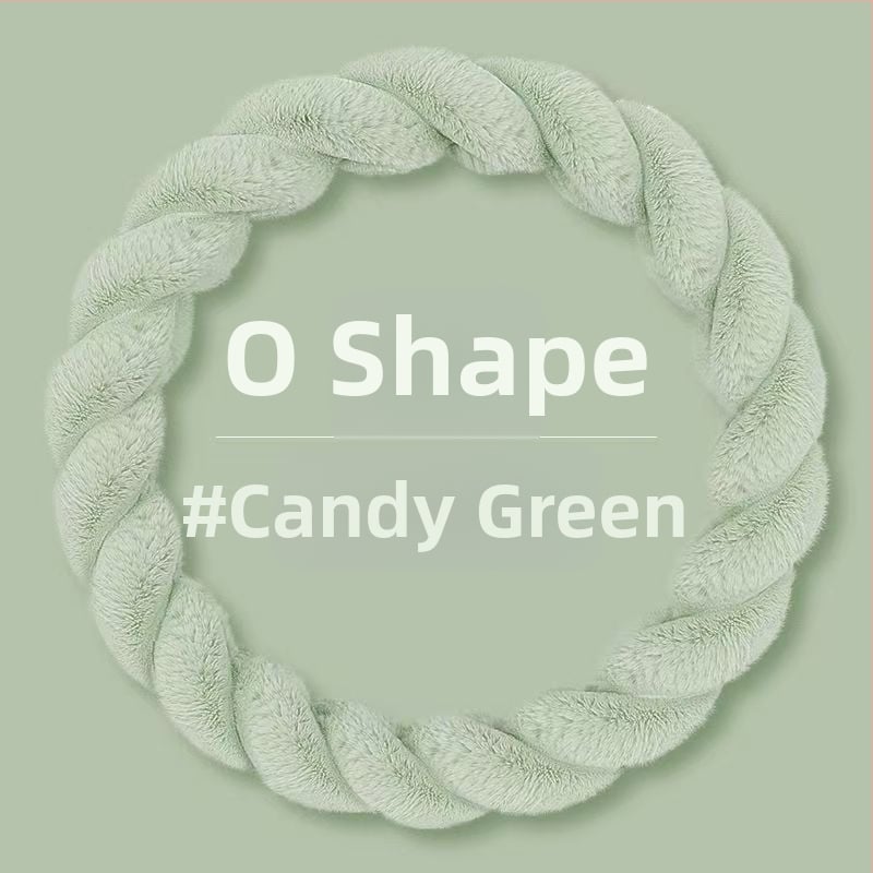 Kormánykerék borítás mű plüssből, aranyos stílus, téli használatra, univerzális illeszkedés.