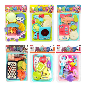 Szimulált konyhai játék - műanyag, tasakos csomagolásban, 4-6 éves gyermekeknek, családi játékszett