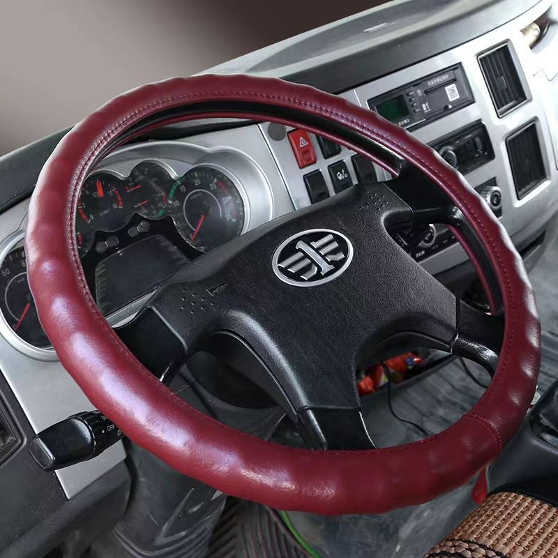 Valódi bőr kormányhuzat kamionok és buszok számára – univerzális illeszkedés, egész éves használat, egyszerű stílus