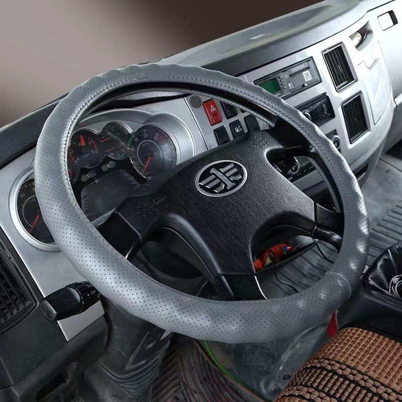 Valódi bőr kormányhuzat kamionok és buszok számára – univerzális illeszkedés, egész éves használat, egyszerű stílus