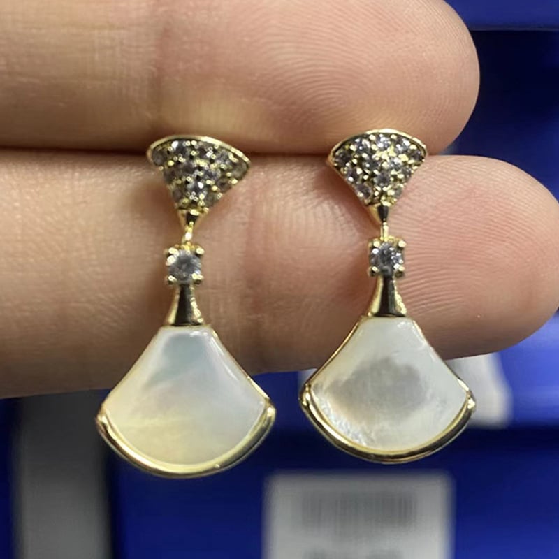 Vaska ģeometriskie auskari komplekts 111 S017.S018.S019