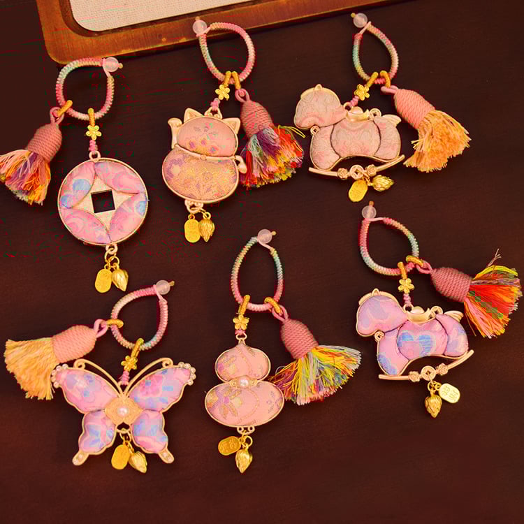 Autóba akasztós medál - kézzel készített réz, kínai stílus, irodalmi retro, motívum szerencsemacska, póni és pillangó