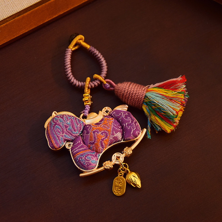 Autóba akasztós medál - kézzel készített réz, kínai stílus, irodalmi retro, motívum szerencsemacska, póni és pillangó