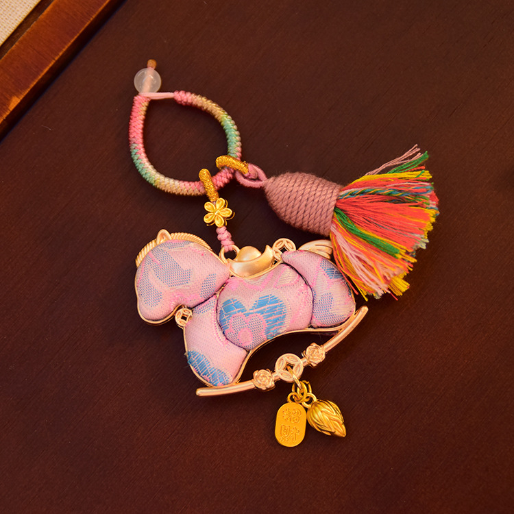 Autóba akasztós medál - kézzel készített réz, kínai stílus, irodalmi retro, motívum szerencsemacska, póni és pillangó