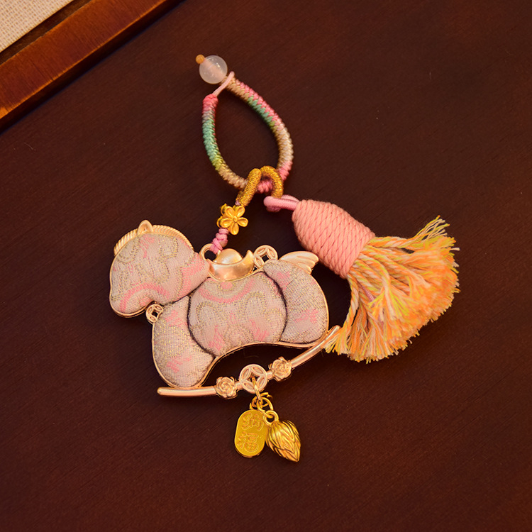 Autóba akasztós medál - kézzel készített réz, kínai stílus, irodalmi retro, motívum szerencsemacska, póni és pillangó