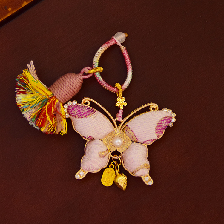 Autóba akasztós medál - kézzel készített réz, kínai stílus, irodalmi retro, motívum szerencsemacska, póni és pillangó