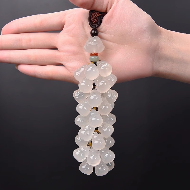 Autó tükréhez készülő medál jádéból, modern stílus, szageltávolítás, VCWIP