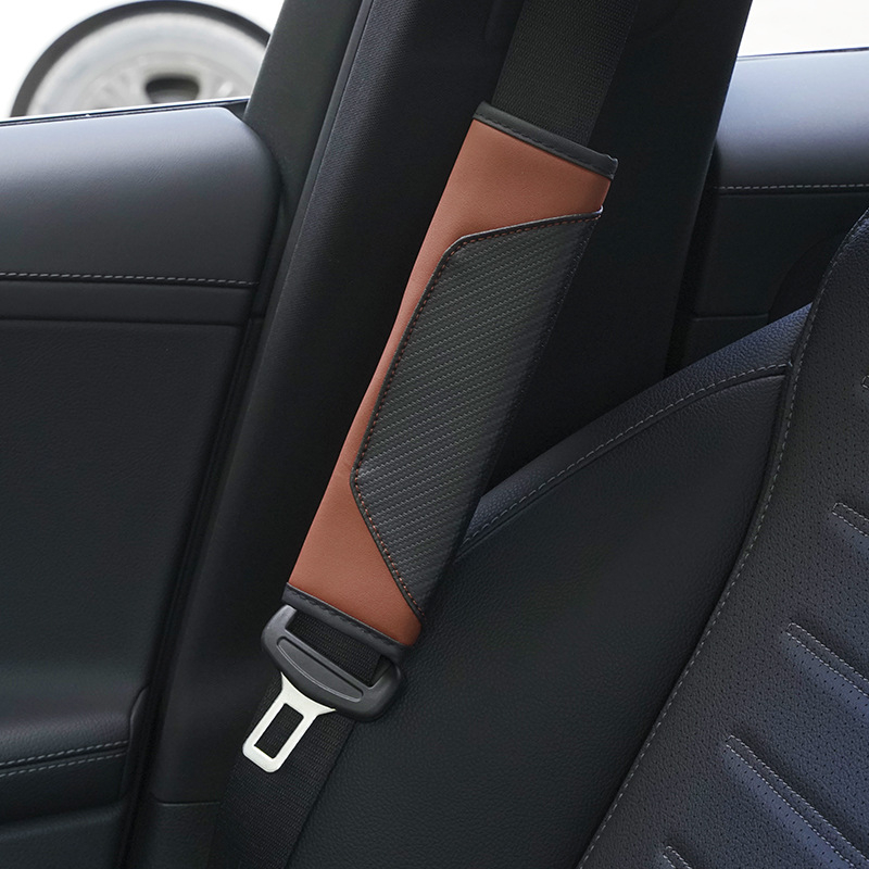 Autóöv vállvédő – bőr, praktikus autóalkatrész (Márka: Road Jason; Anyag: Bőr; Típus: Praktikus; Súly: 65 g)