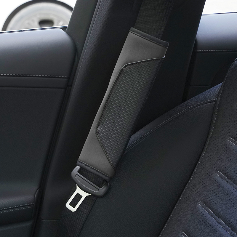 Autóöv vállvédő – bőr, praktikus autóalkatrész (Márka: Road Jason; Anyag: Bőr; Típus: Praktikus; Súly: 65 g)