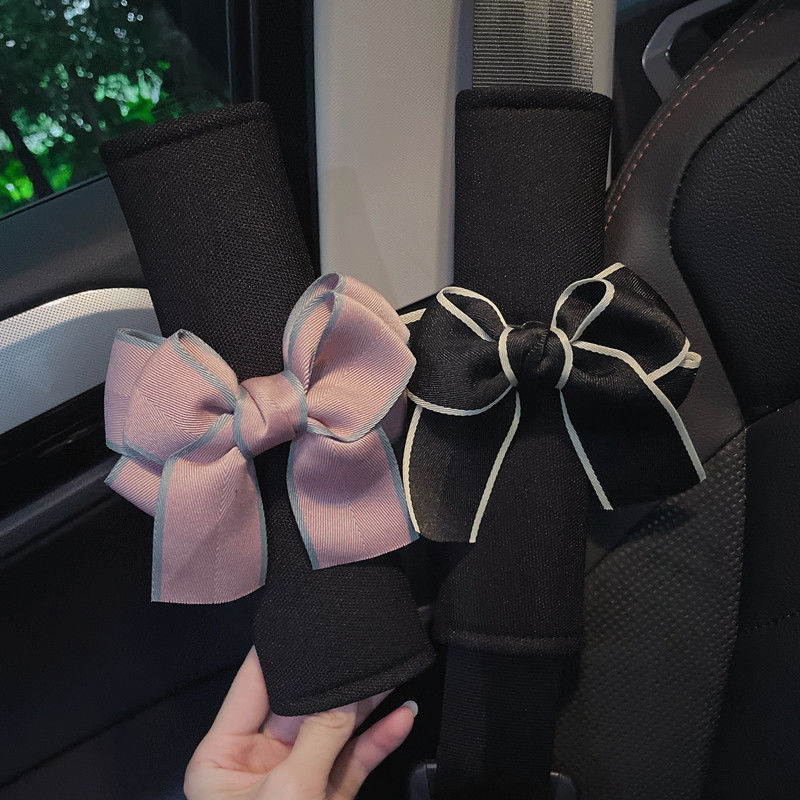 Εσωτερική διακοσμητική επικάλυψη ζώνης αυτοκινήτου με μαξιλαράκια ώμων – γυναικείος σχεδιασμός, γνήσιο δέρμα, ζεύγος