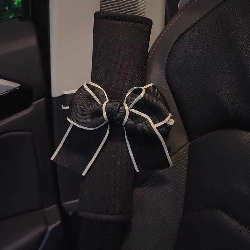Εσωτερική διακοσμητική επικάλυψη ζώνης αυτοκινήτου με μαξιλαράκια ώμων – γυναικείος σχεδιασμός, γνήσιο δέρμα, ζεύγος