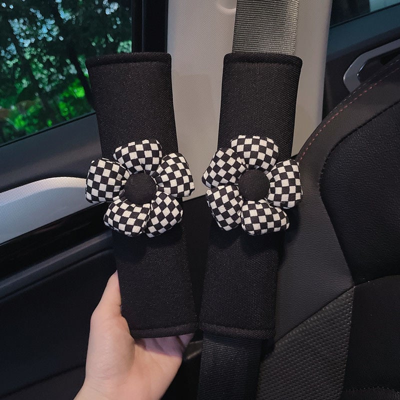 Εσωτερική διακοσμητική επικάλυψη ζώνης αυτοκινήτου με μαξιλαράκια ώμων – γυναικείος σχεδιασμός, γνήσιο δέρμα, ζεύγος