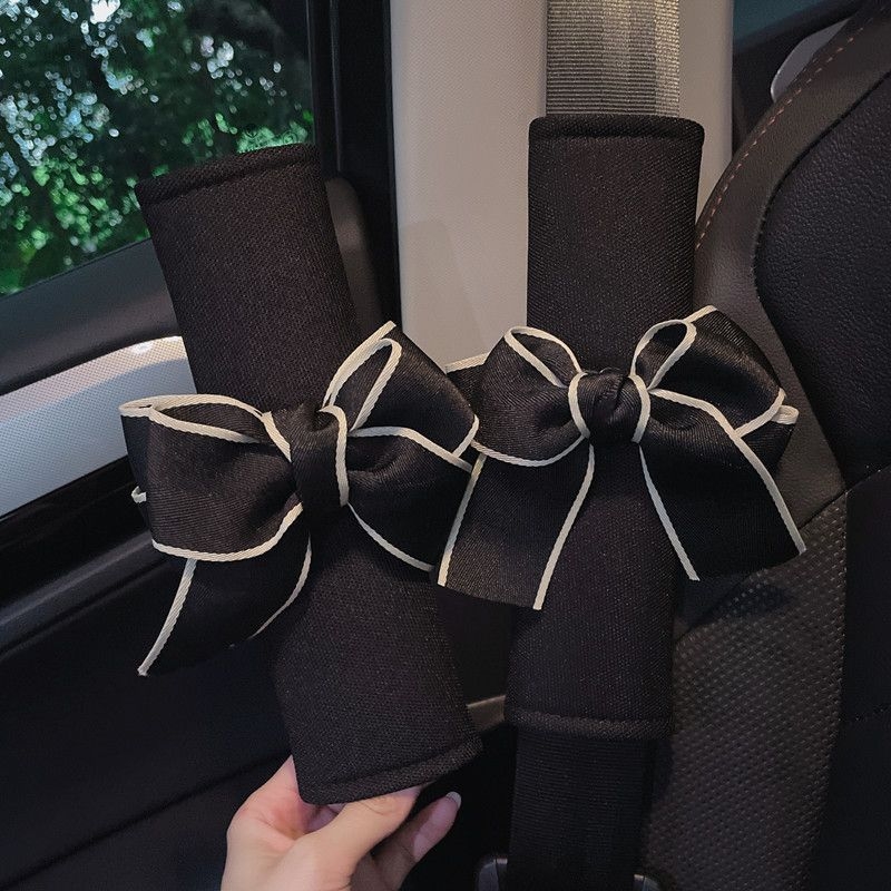 Εσωτερική διακοσμητική επικάλυψη ζώνης αυτοκινήτου με μαξιλαράκια ώμων – γυναικείος σχεδιασμός, γνήσιο δέρμα, ζεύγος