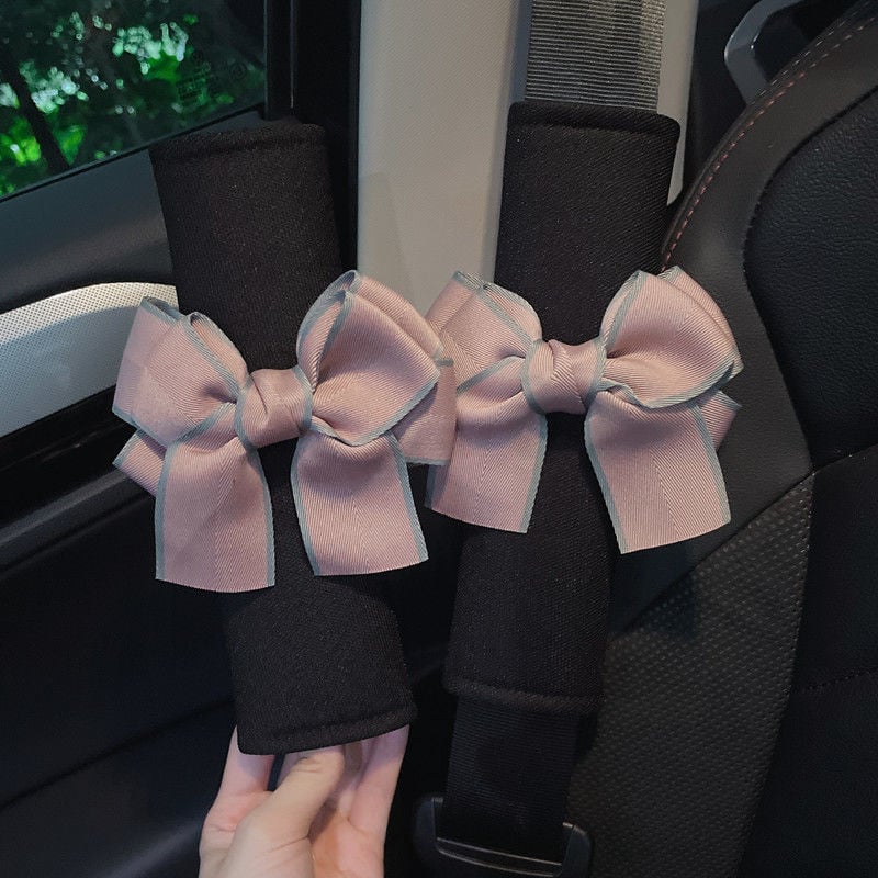 Εσωτερική διακοσμητική επικάλυψη ζώνης αυτοκινήτου με μαξιλαράκια ώμων – γυναικείος σχεδιασμός, γνήσιο δέρμα, ζεύγος