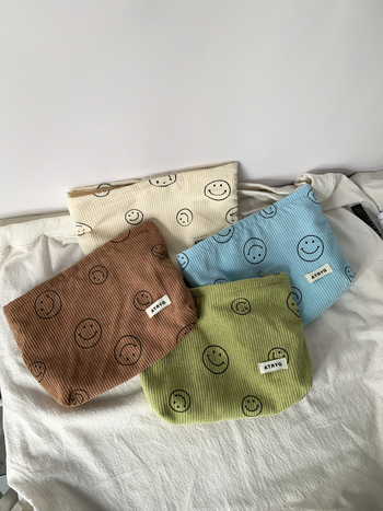 Geantă de cosmetic corduroy cu model buline și față zâmbitoare, căptușeală din pânză, spațiu pentru chei, telefon și portofel