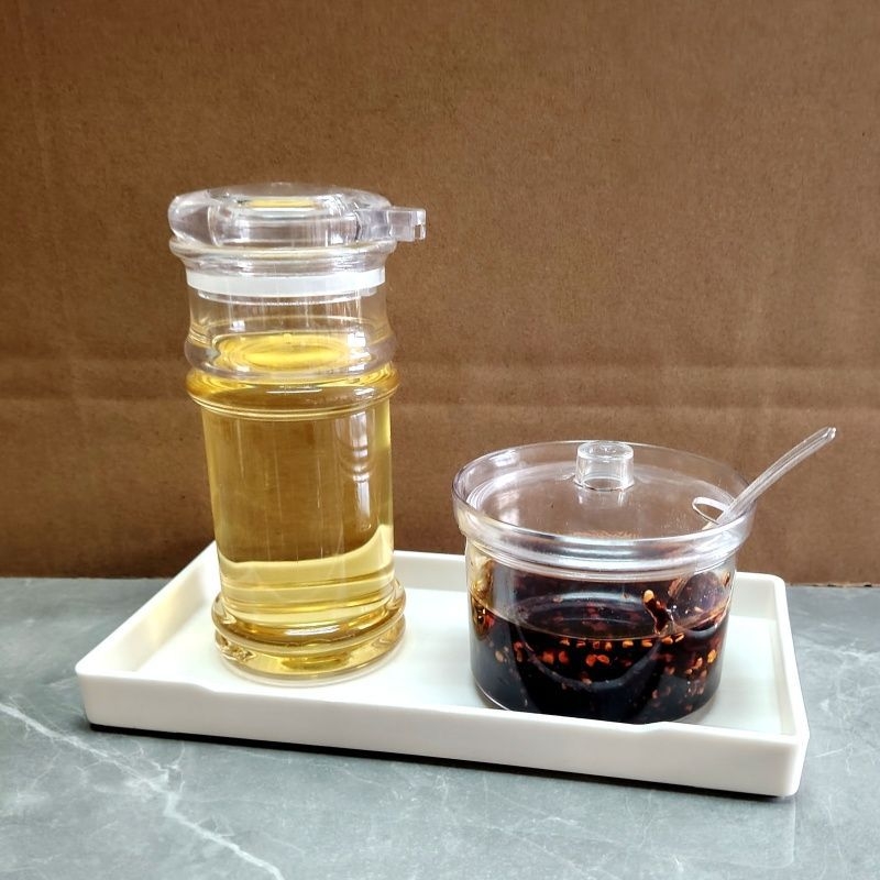 Triju pudelku komplekts restorānu garšvielām: sezama eļļas pudele, čili pudele, etiķa pudele; Materiāls: Plastmasas; Zīmols: Unique; Importēts: Nē