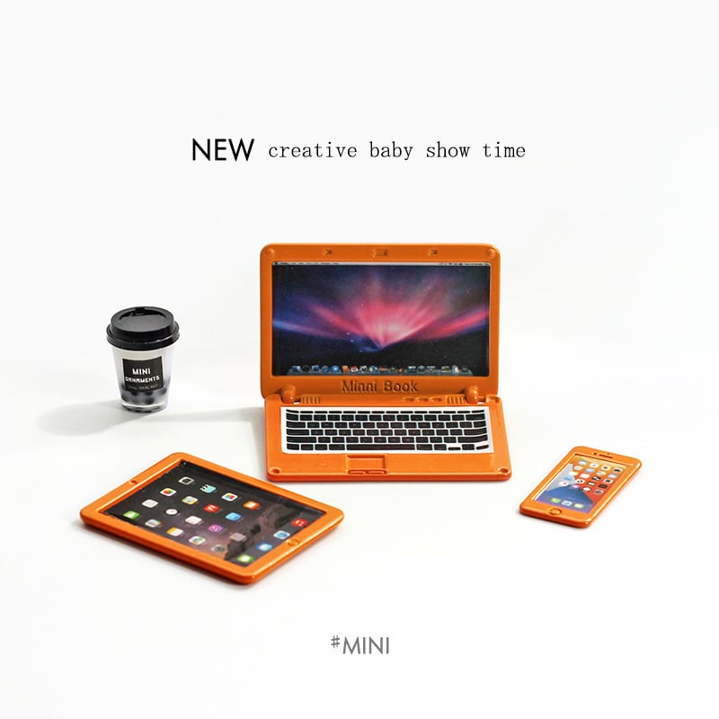 Αξεσουάρ για σπίτι κούκλας — Μίνι αναδιπλούμενο σημειωματάριο, μιμητικός μίνι υπολογιστής, tablet και τηλέφωνο, μοντέλο τριών μερών N122 (Υλικό: κράμα; Τρόπος επεξεργασίας: προσαρμογή δείγματος; 3C: παιχνίδια άνω των 14 ετών; Ηλικία: 18+)