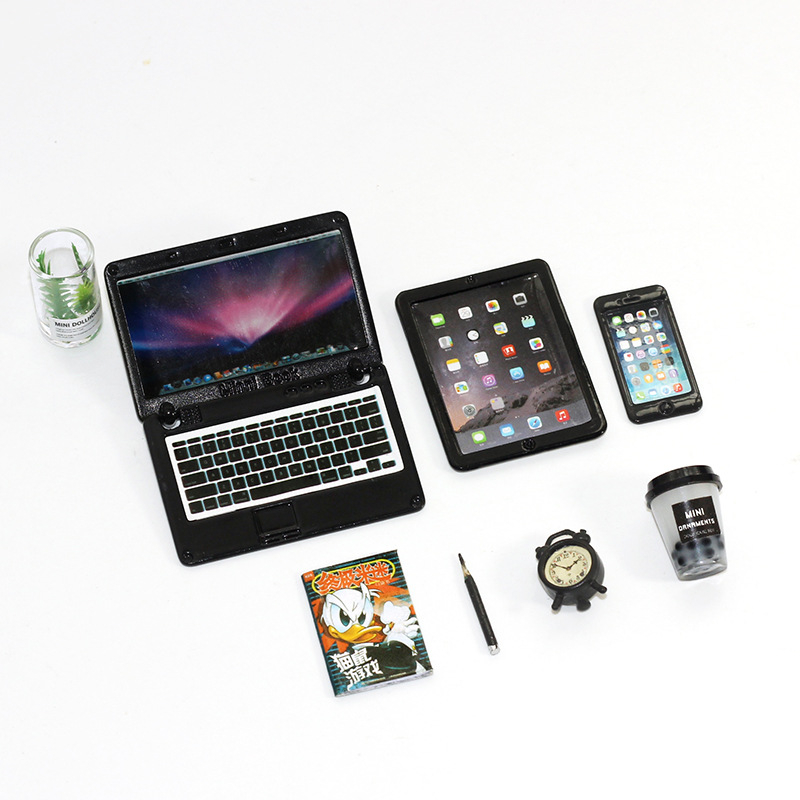 Αξεσουάρ για σπίτι κούκλας — Μίνι αναδιπλούμενο σημειωματάριο, μιμητικός μίνι υπολογιστής, tablet και τηλέφωνο, μοντέλο τριών μερών N122 (Υλικό: κράμα; Τρόπος επεξεργασίας: προσαρμογή δείγματος; 3C: παιχνίδια άνω των 14 ετών; Ηλικία: 18+)