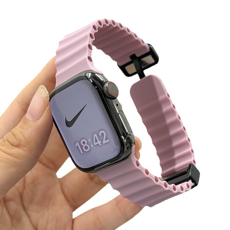 Kompatibilno s Apple Watch S7/S8/S9 i iWatch 10; silikonska narukvica morske boje; magnetska kopča.