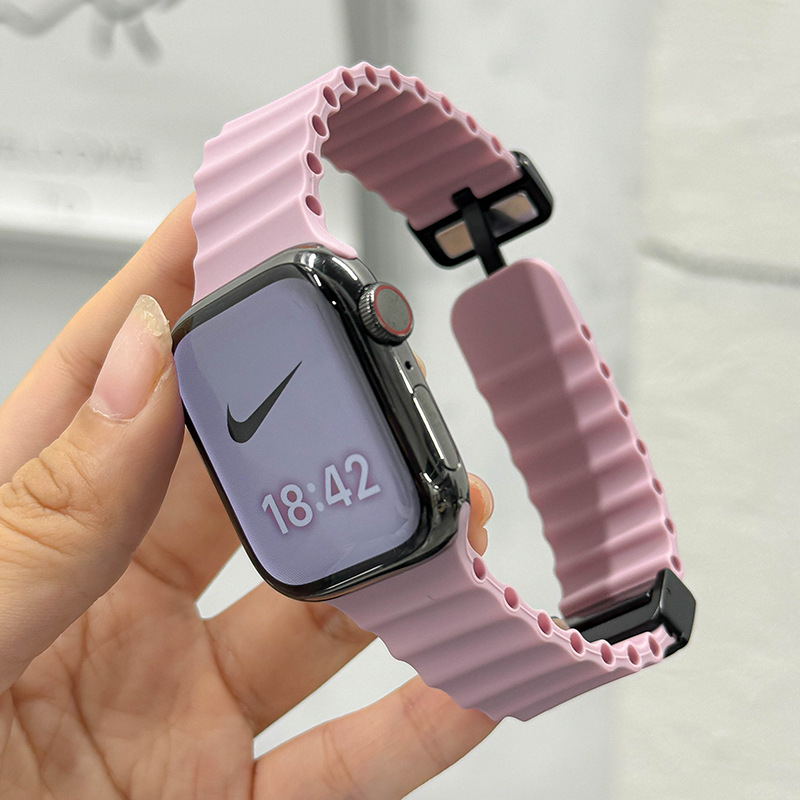 Kompatibilno s Apple Watch S7/S8/S9 i iWatch 10; silikonska narukvica morske boje; magnetska kopča.