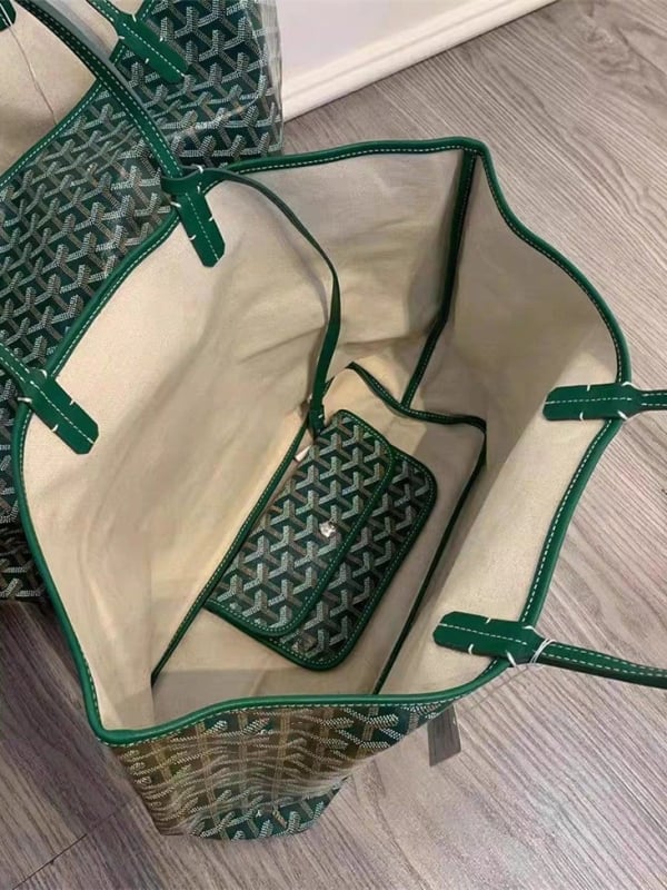 Geantă Tote, material PU, formă orizontală pătrată, deschidere la partea superioară, căptușeală din pânză, buzunar intern pentru telefonul mobil
