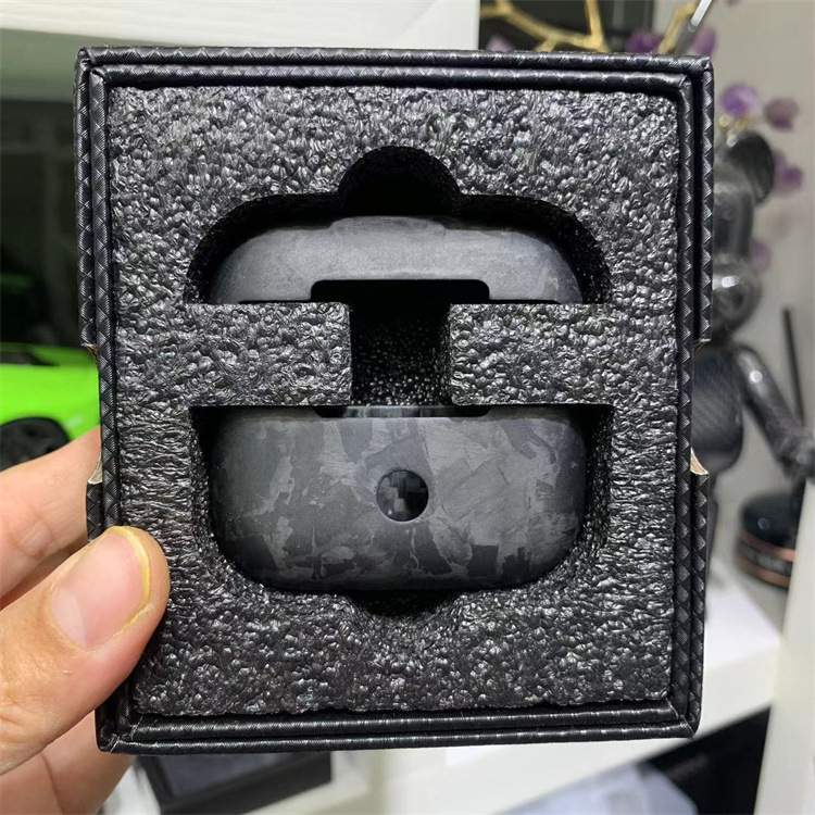 Ochranný obal z karbónových vlákien pre AirPods Pro 3 a AirPods 3/4