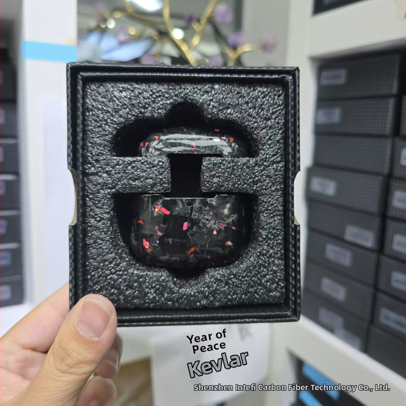 Ochranný obal z karbónových vlákien pre AirPods Pro 3 a AirPods 3/4