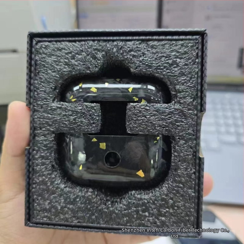 Ochranný obal z karbónových vlákien pre AirPods Pro 3 a AirPods 3/4
