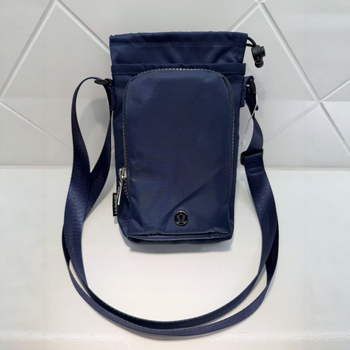 Geantă crossbody din nylon pentru sticla de apă, cu buzunar pentru telefon, cilindrică, impermeabilă, pentru alergare și activități în aer liber