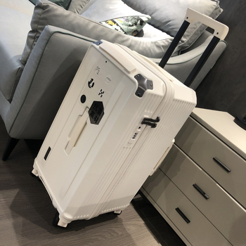 Stabils ceļojumu koferis ar TSA paroles slēdzeni, PC korpuss, universālie riteņi, ietilpība 36–55 L, paplašināšana