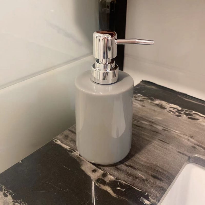 Άδεια φιάλη σαμπουάν με αντλία — μινιμαλιστικός σχεδιασμός; Υλικό: Άλλο; Στυλ: Σύγχρονη απλότητα; Λειτουργία: Λεπτομερής περιγραφή