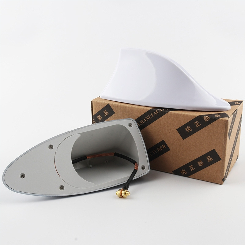 Haizivju fin antena automašīnai; Montāža: līmējama; Spriegums: 12V; Strāva: 12A; Kalpošanas laiks: 999999