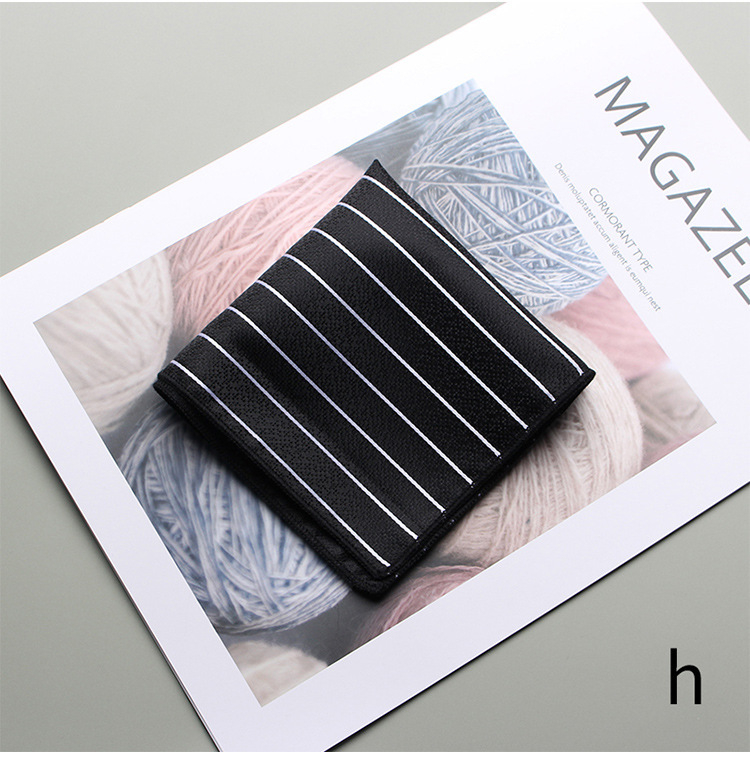 Vyrinė kišpinio servetėlė – vieno atspalvio džakardinė medžiaga, poliesterio pluoštas, pamušalas poliesteris, laisvas stilius