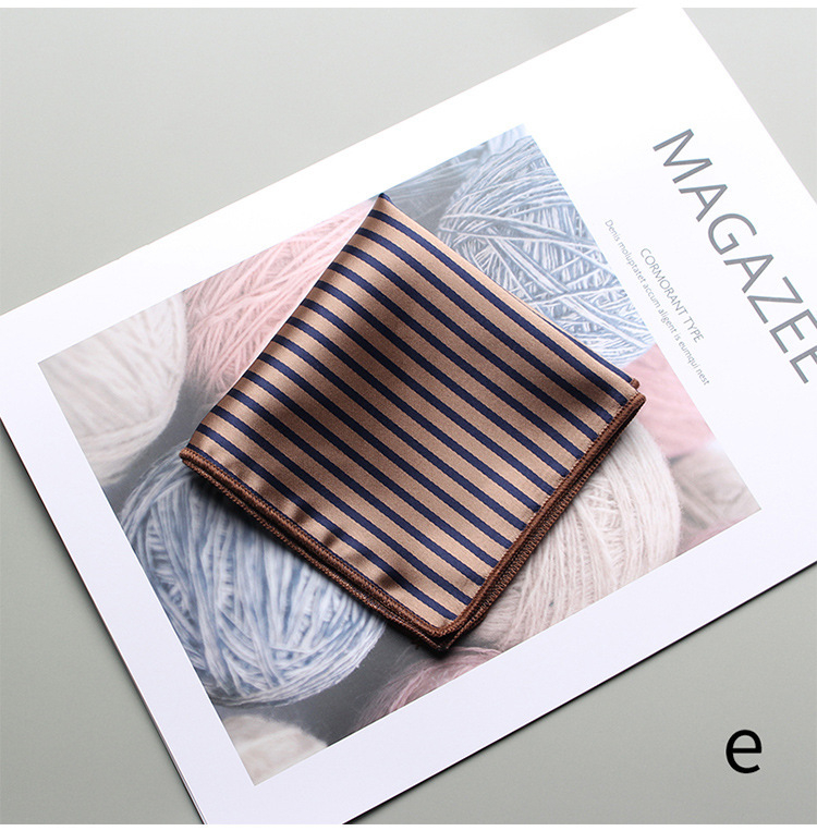 Vyrinė kišpinio servetėlė – vieno atspalvio džakardinė medžiaga, poliesterio pluoštas, pamušalas poliesteris, laisvas stilius